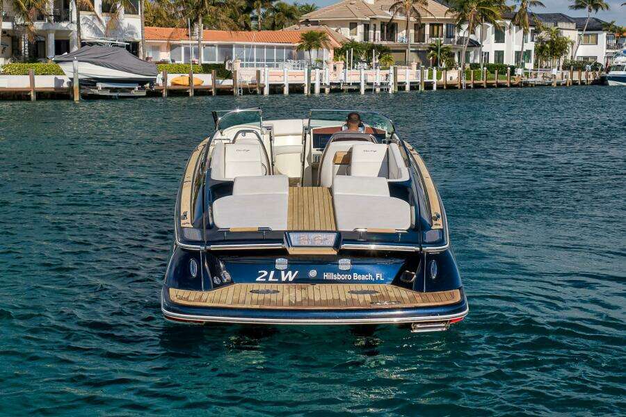 Chris-Craft 34 - 2LW - Aft Profile