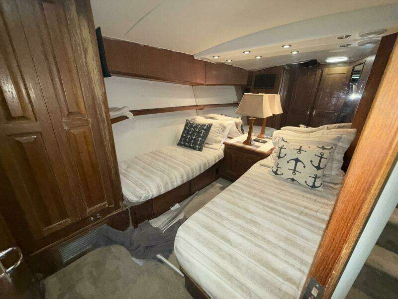 Viking 50 REEL LEGACY - Guest Stateroom