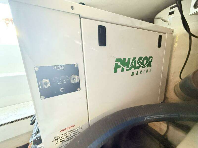 Viking 50 REEL LEGACY - Engine Room