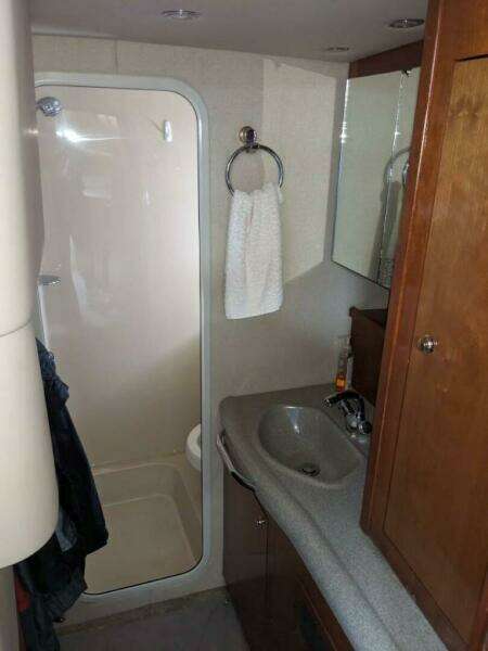 2003 Cruisers Yachts 3970