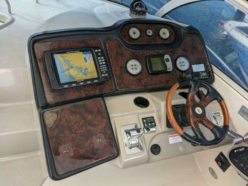 2003 Cruisers Yachts 3970