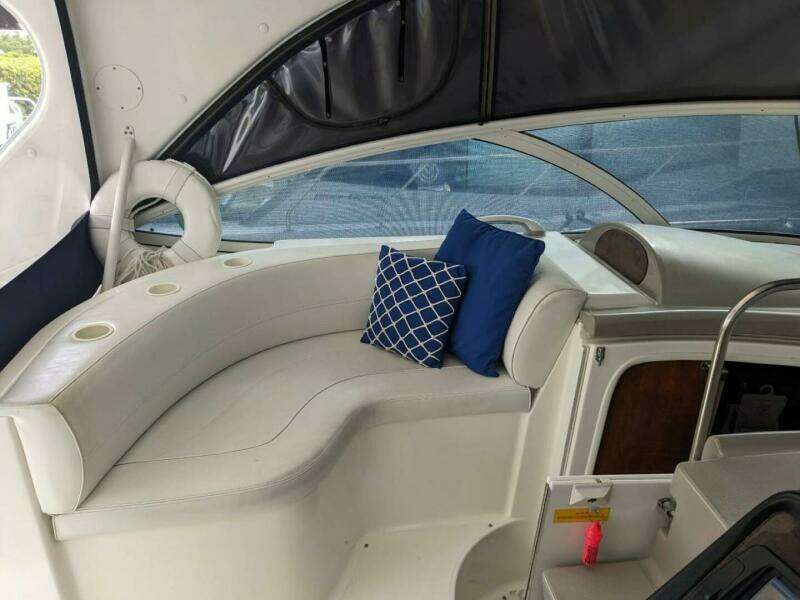 2003 Cruisers Yachts 3970