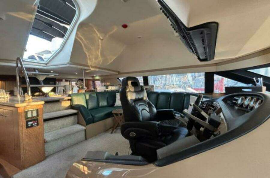 1998 Carver 530 Voyager