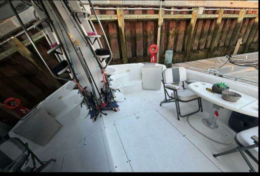 1998 Carver 530 Voyager