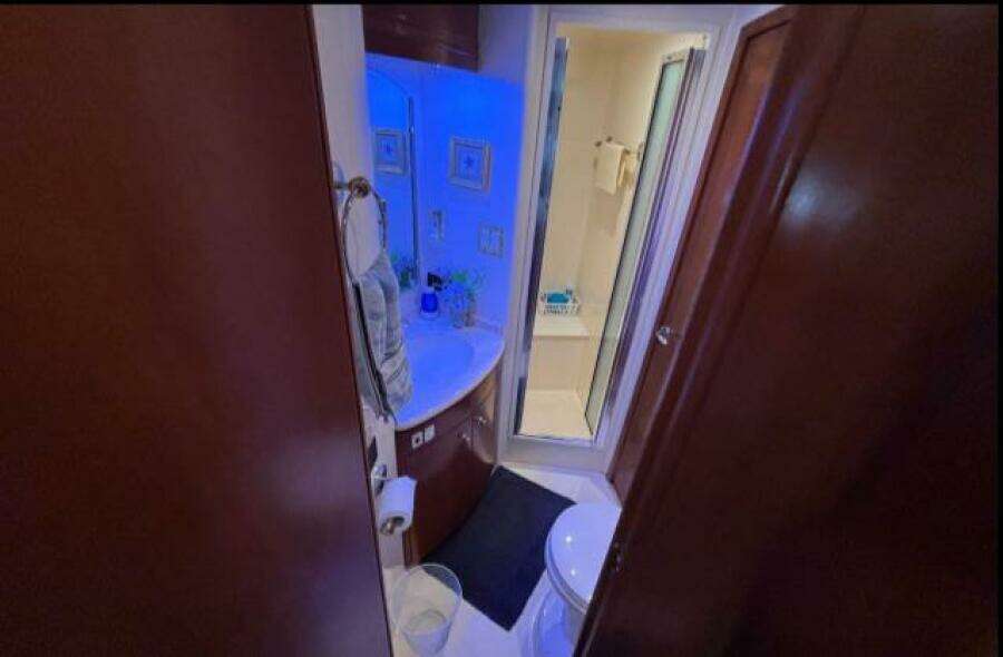 1998 Carver 530 Voyager