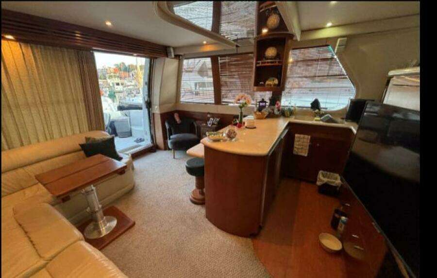 1998 Carver 530 Voyager