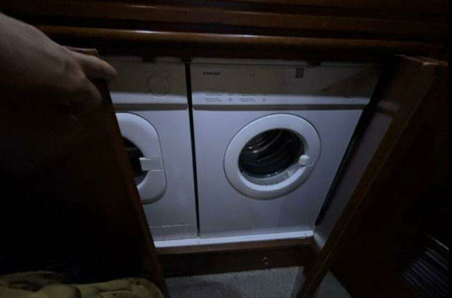 1998 Carver 530 Voyager