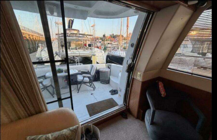 1998 Carver 530 Voyager