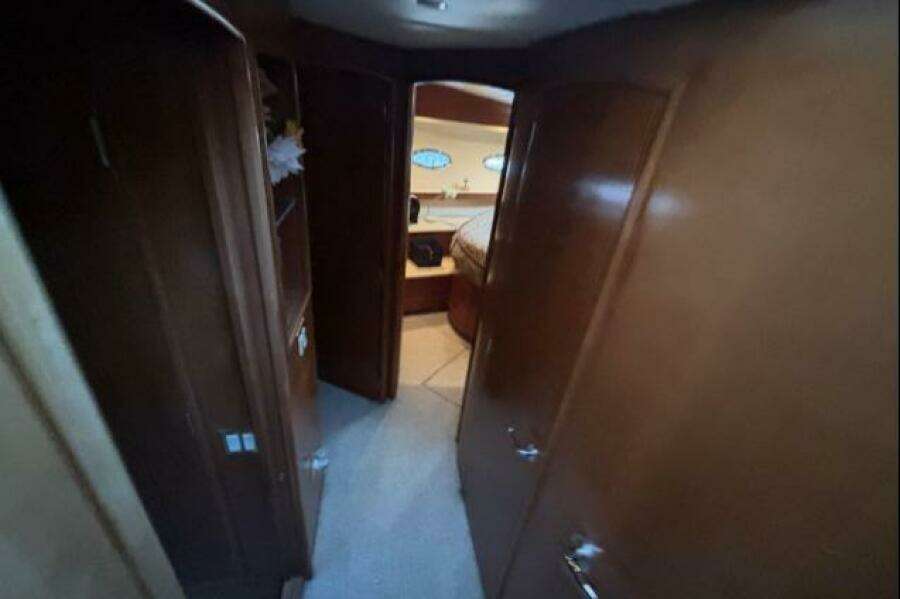 1998 Carver 530 Voyager