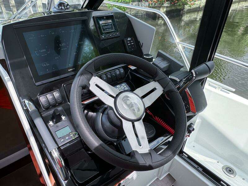 2026 Beneteau Antares 9