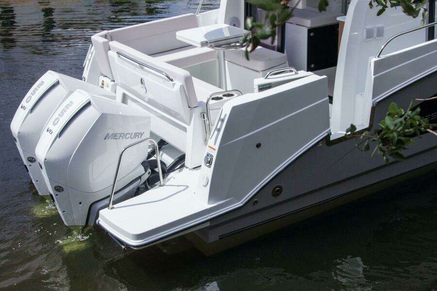 2026 Beneteau Antares 9