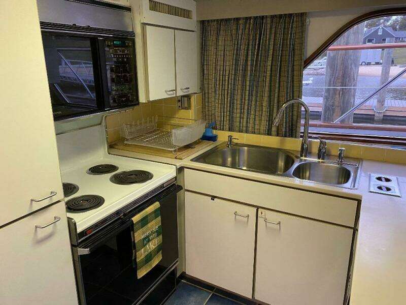 1988 Burger 80 Motor Yacht