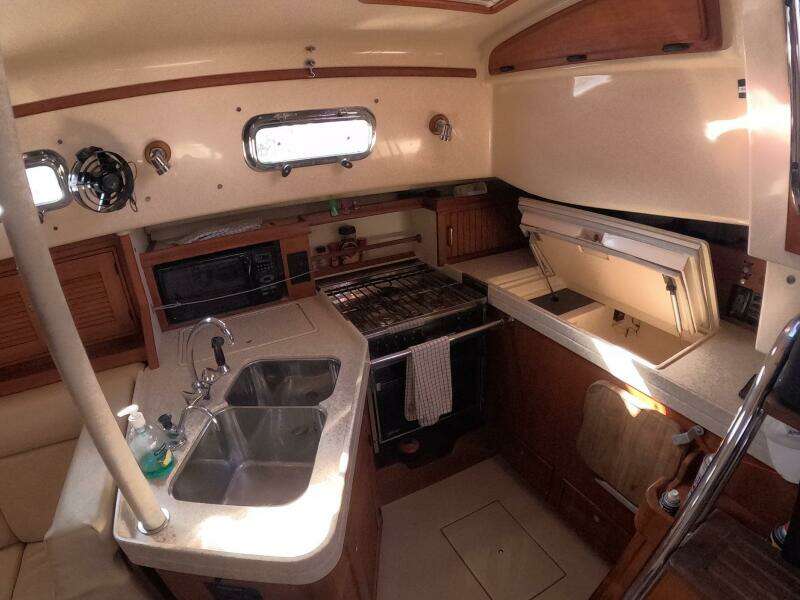 2005 Island Packet 370