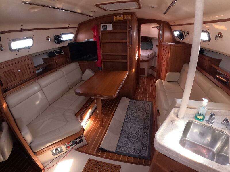 2005 Island Packet 370