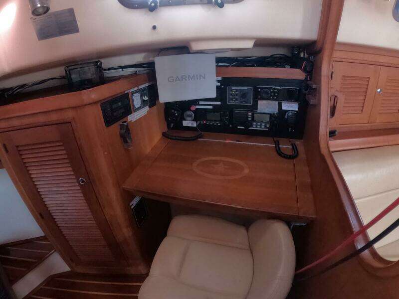 2005 Island Packet 370