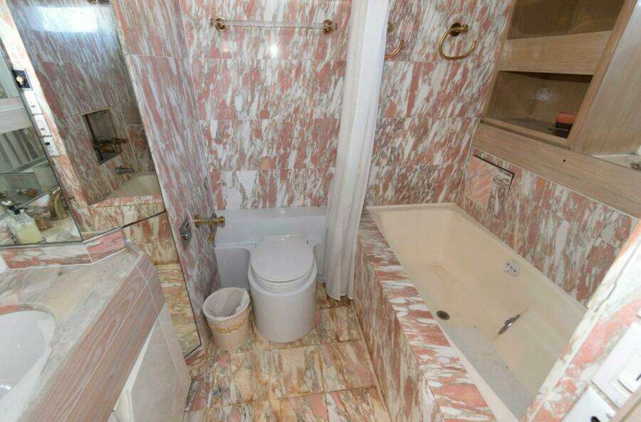 1984 Broward Raised Pilothouse