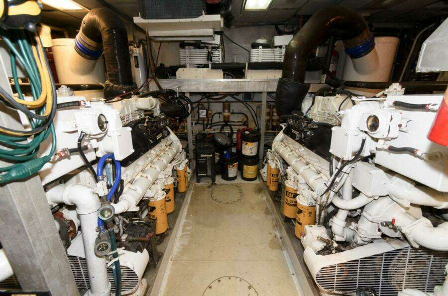 1984 Broward Raised Pilothouse