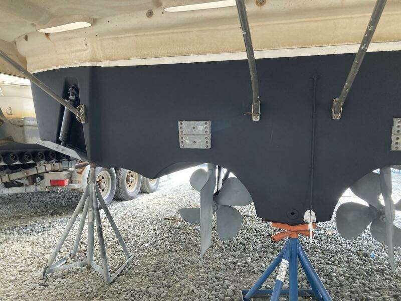 2006 Chaparral 330 signature