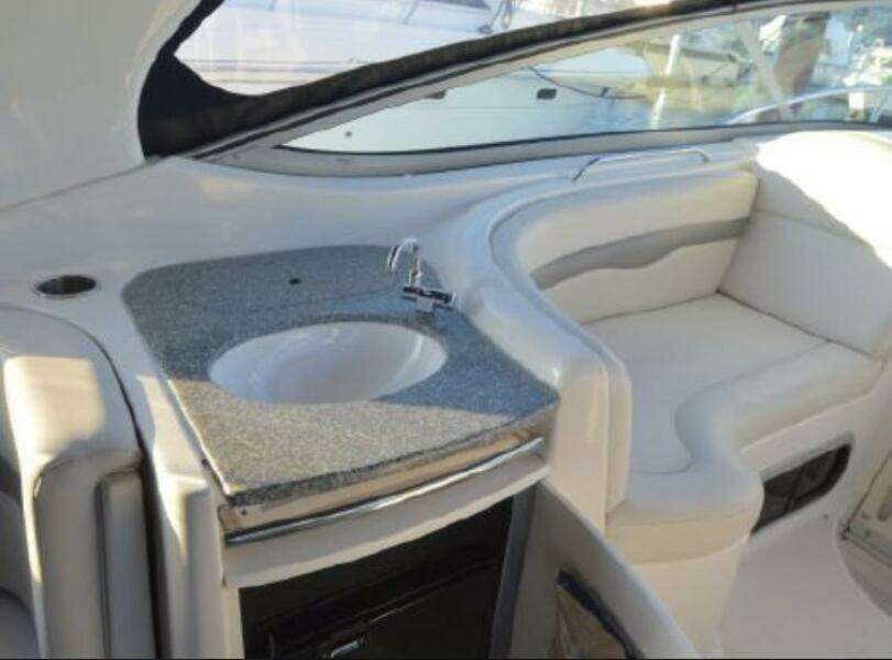 2006 Chaparral 330 signature