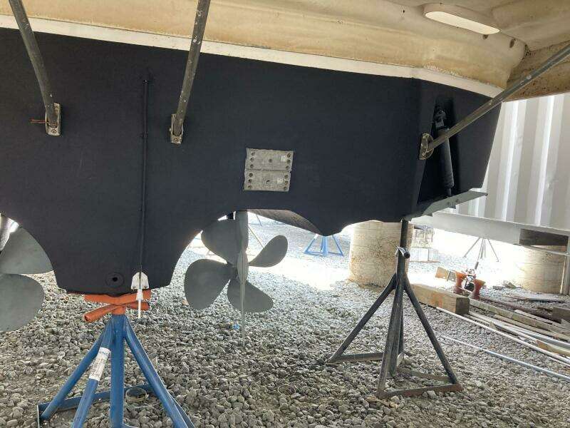 2006 Chaparral 330 signature