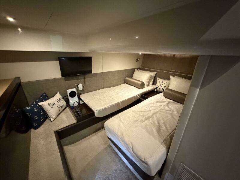 2017 Sea Ray 400 Sundancer