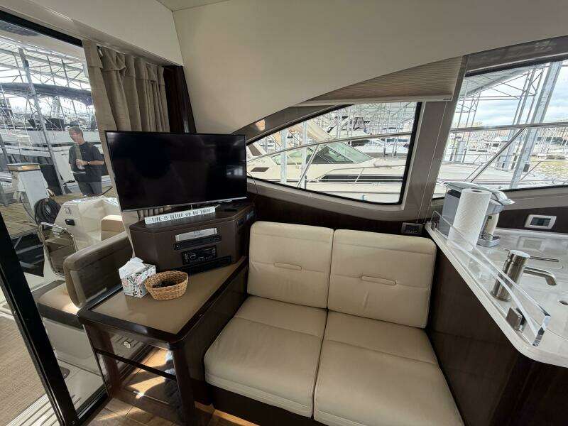 2017 Sea Ray 400 Sundancer