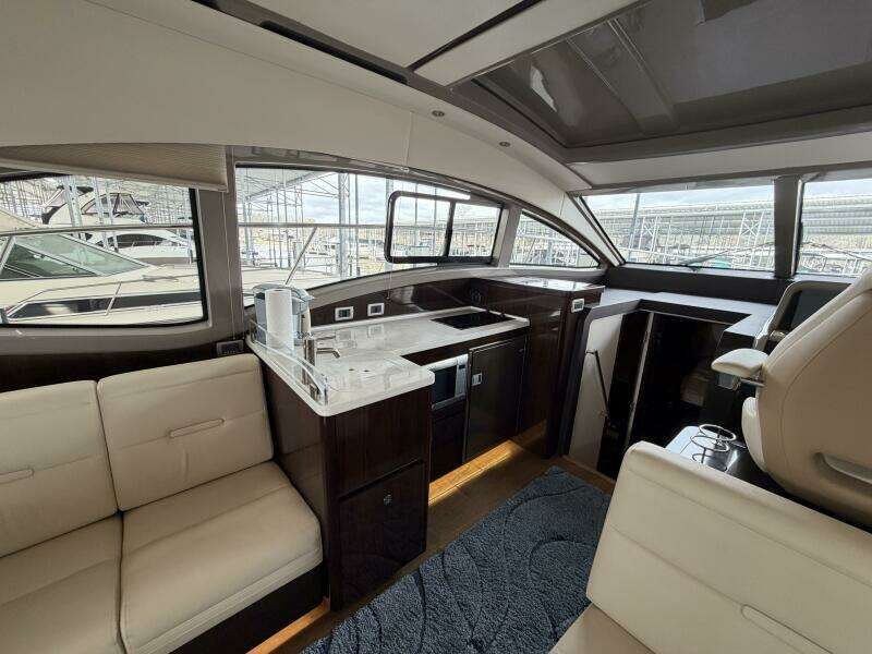 2017 Sea Ray 400 Sundancer