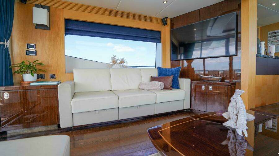 2016 Sunseeker 75 Yacht