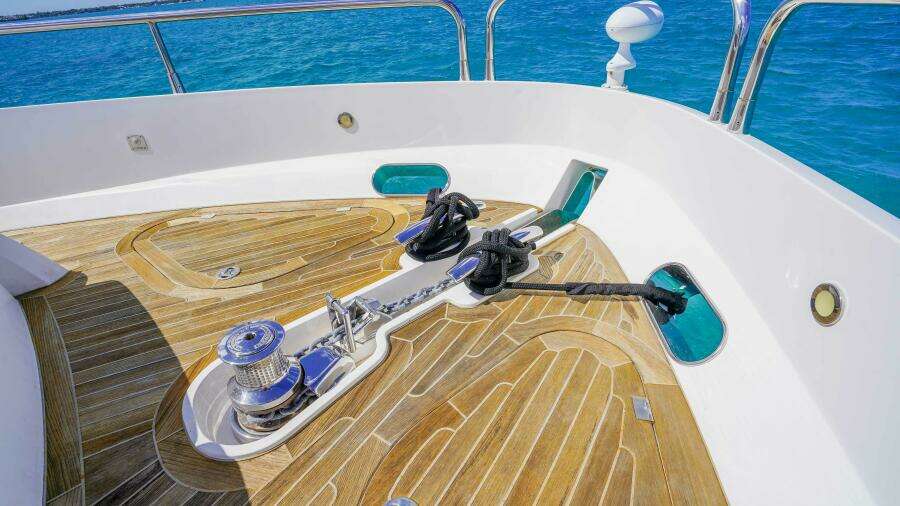 2016 Sunseeker 75 Yacht