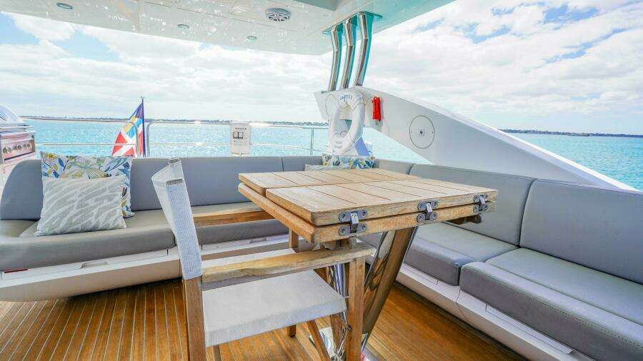 2016 Sunseeker 75 Yacht