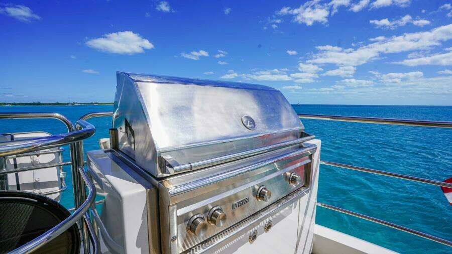 2016 Sunseeker 75 Yacht