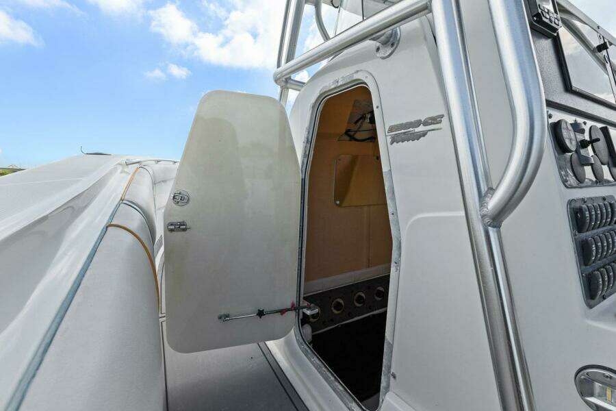 2004 Hydra-Sports Vector 3300 CC