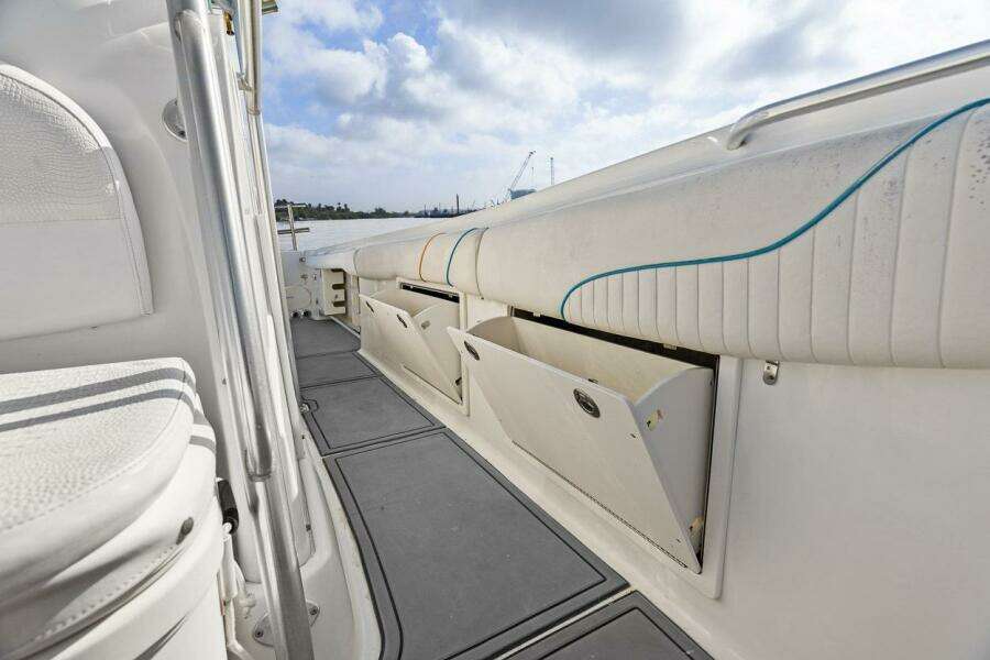 2004 Hydra-Sports Vector 3300 CC