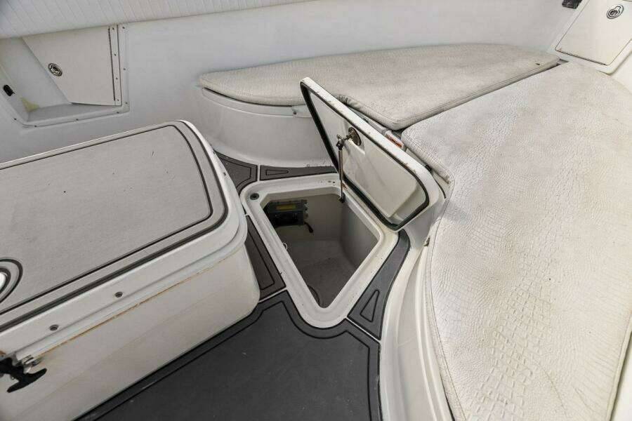 2004 Hydra-Sports Vector 3300 CC