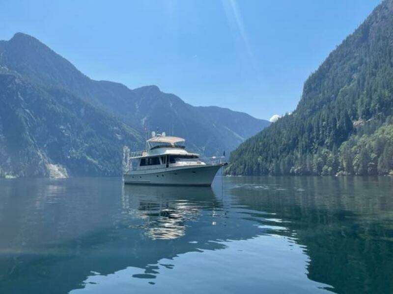 2000 Offshore Yachts Flushdeck