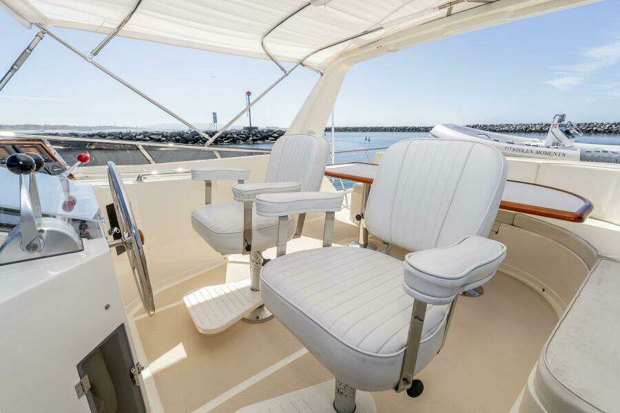 2000 Offshore Yachts Flushdeck