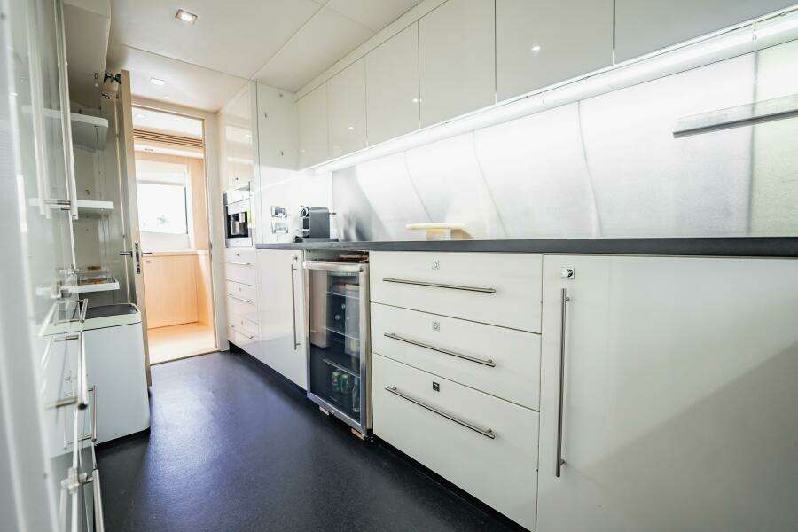 2011 Sunseeker 34 Metre Yacht