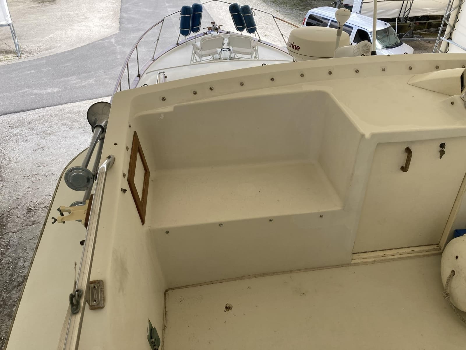 1972 Chris-Craft Commander Flush Deck