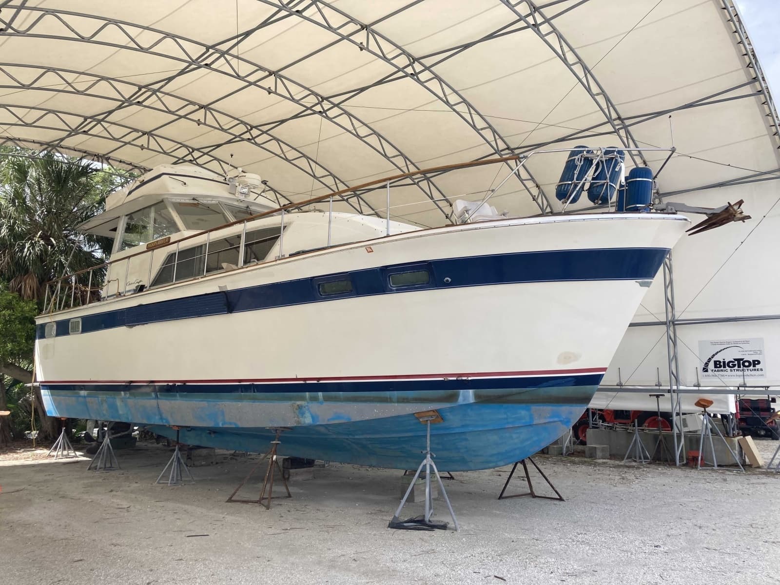 1972 Chris-Craft Commander Flush Deck