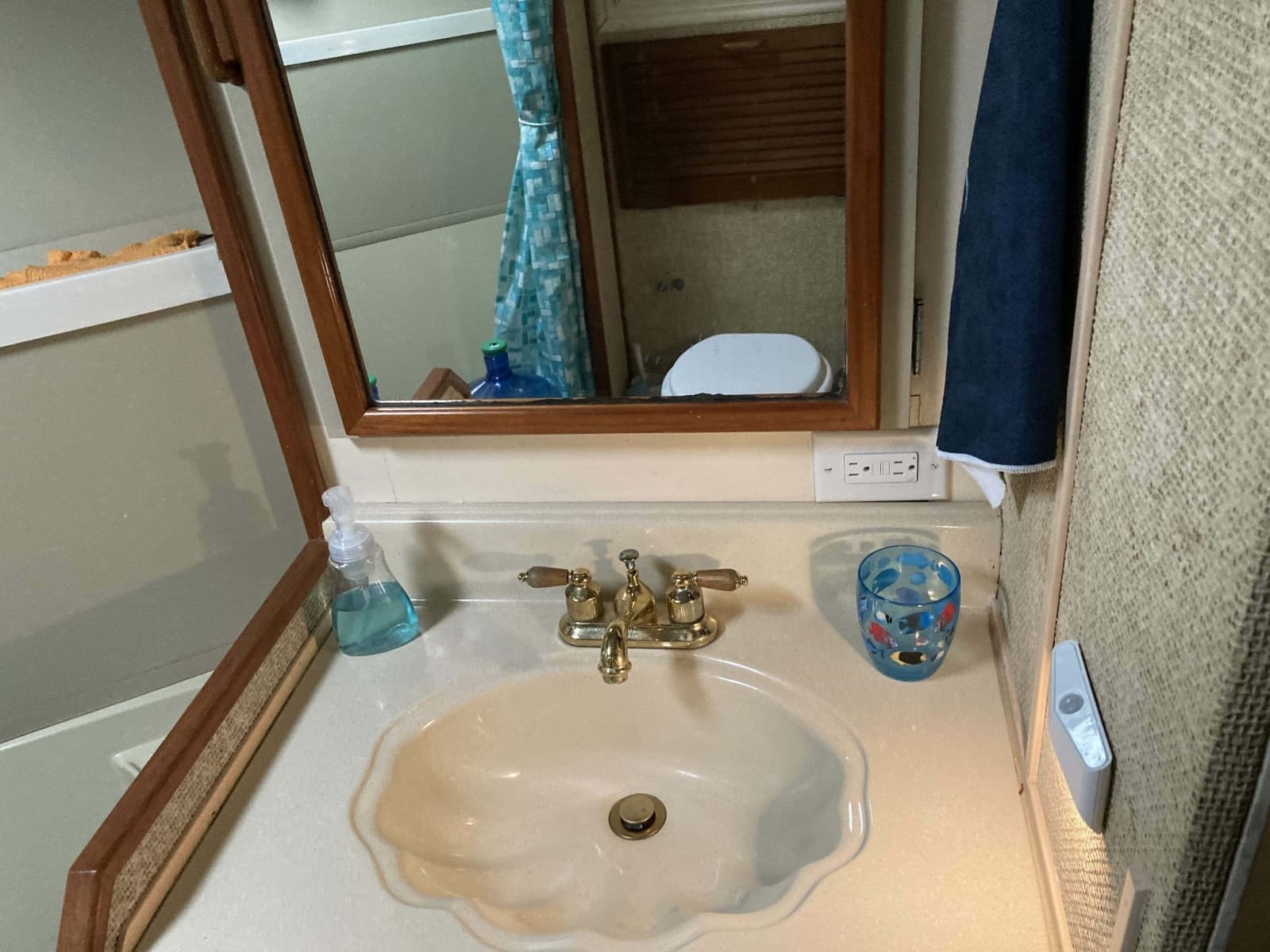 1972 Chris-Craft Commander Flush Deck