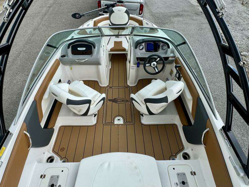 2023 Chaparral 21 SSi Ski & Fish