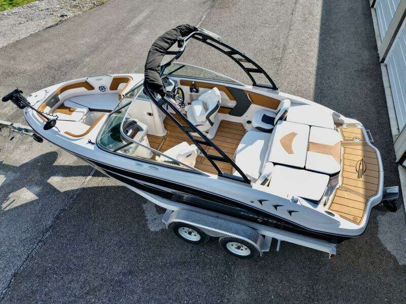 2023 Chaparral 21 SSi Ski & Fish