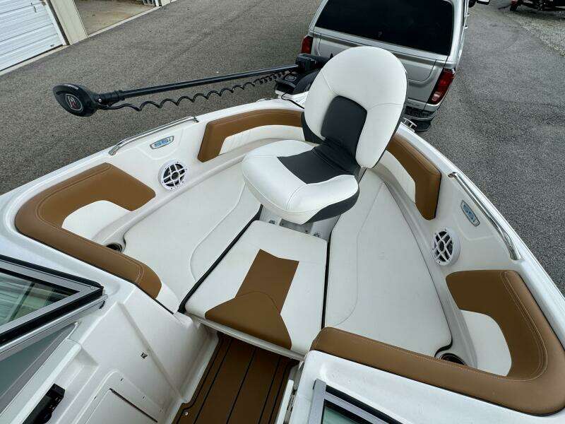 2023 Chaparral 21 SSi Ski & Fish