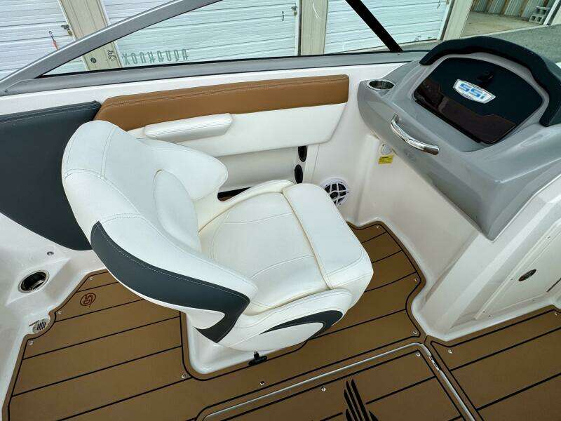 2023 Chaparral 21 SSi Ski & Fish