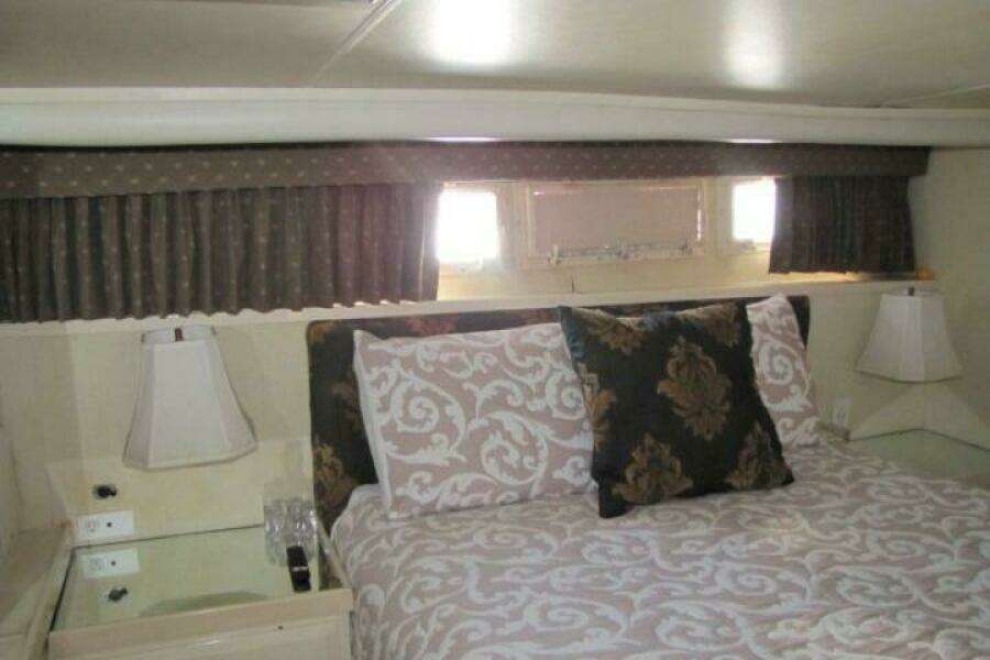 1973 Chris-Craft 55 Commander