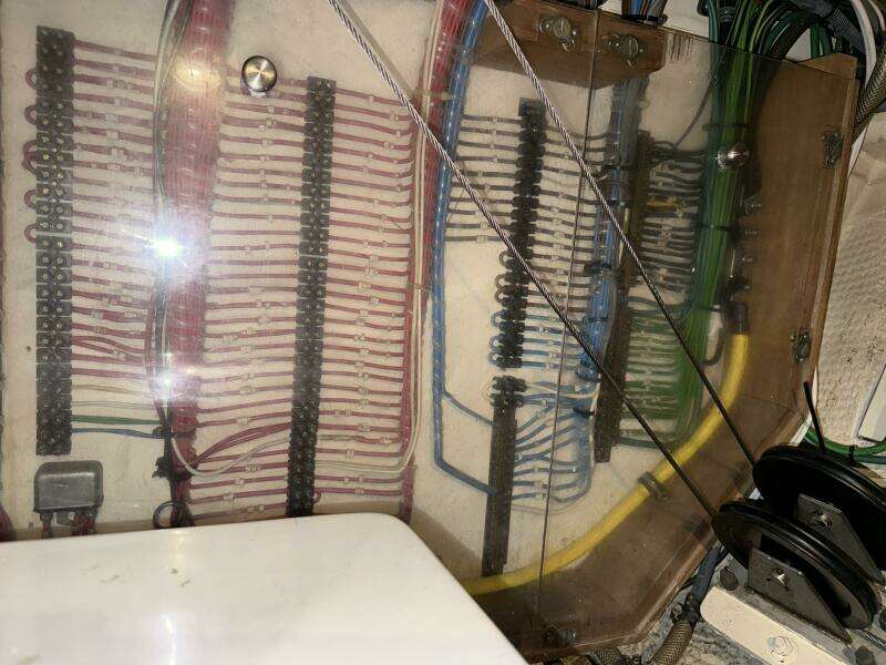 1991 Grand Banks 42 Classic