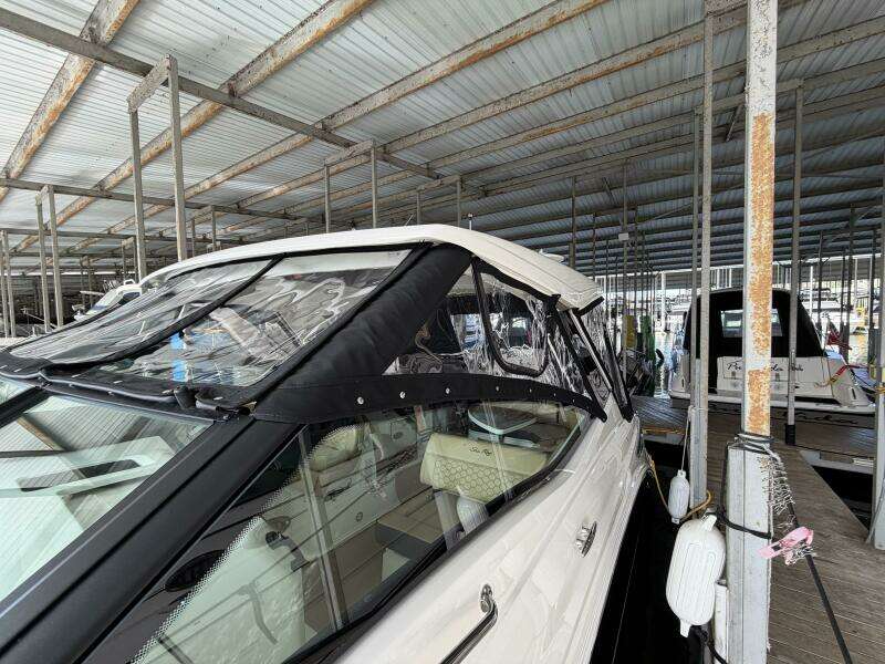 2023 Sea Ray Sundancer 320