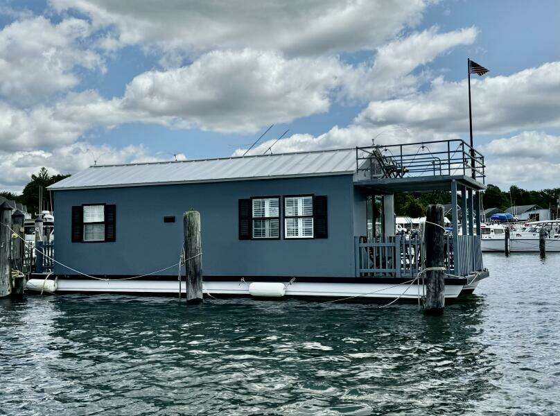 2009 Catamaran Cruisers Aqua Lodge