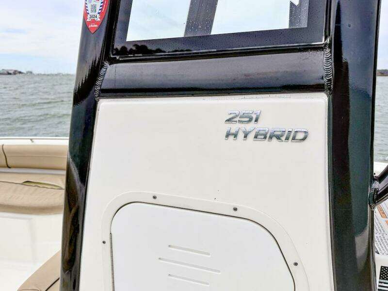 2020 NauticStar 251 Hybrid