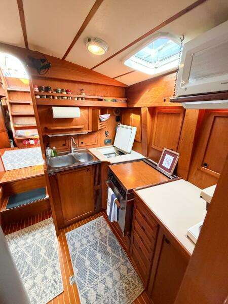 1986 Nauticat 40 Cutter Ketch Pilothouse